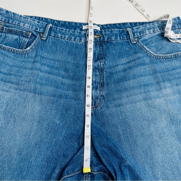 Good American Blue Ankle & Cropped Jeans - Picture 8 of 9